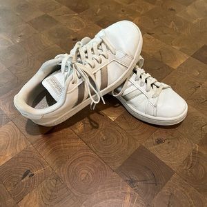 Adidas Grand Court Tennis / Casual Shoes size 8-1/2 Sneakers White/Silver